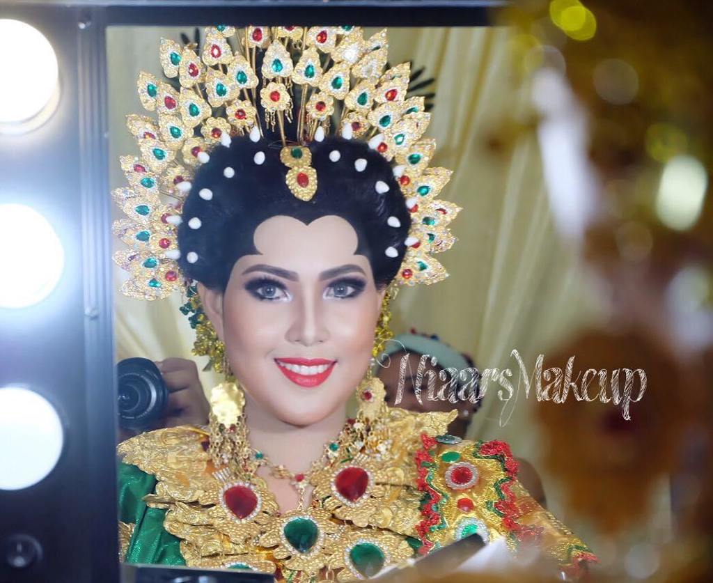 Akkalabineng's tweet photo. 👏🏻🙏🏻😘 #makeupsoft #muamanado #muasidrap #makeup #pengantinmuslim #pengantin #adatbugis #adatbugismakassar #chanel #… https://t.co/pBii6LnZLm