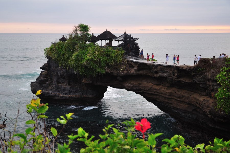 Indahnya Pantai Batu Bolong Canggu Bali.