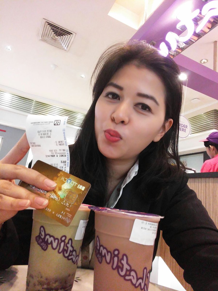 windylagi's tweet photo. @promo_BRI Pesta chatime dikantor karena bisa beli banyak dengan buy one get one nya. Seru abis deh.#NongkrongSeru https://t.co/aga8ChiZUW