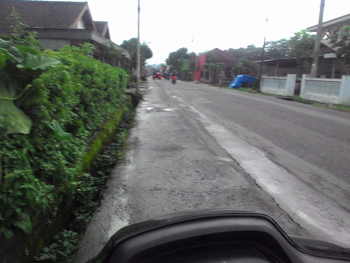 MawanSetya's tweet photo. Pukul 17.00 lalulintas di jln.raya bumiayu terpantau lengang Dian_BC4 #Traffic malang @Edunewsfm @afficial_itv https://t.co/pWeKHI4JXj