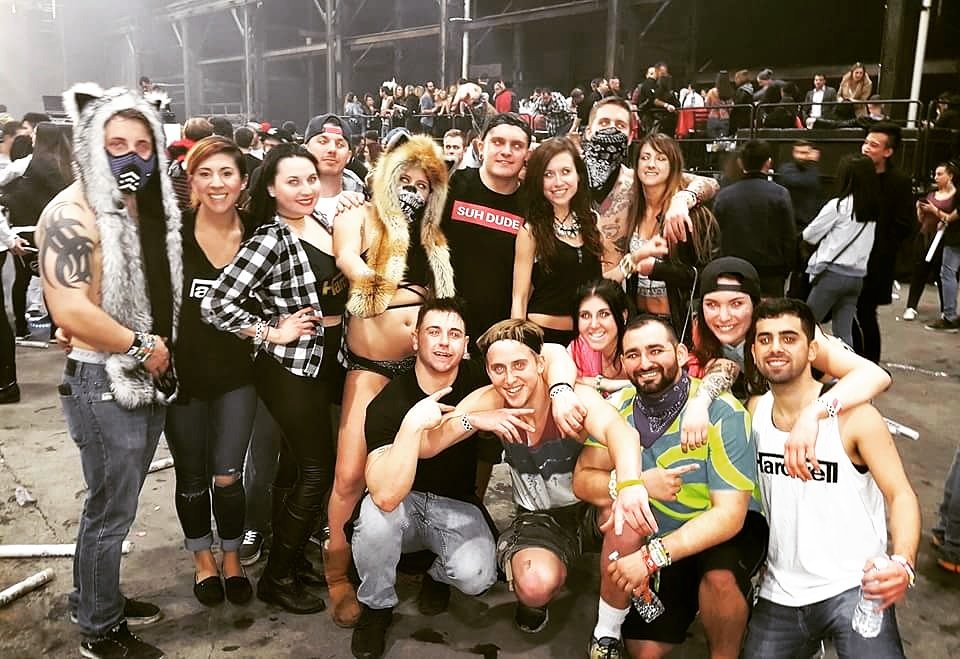 marsbars1227's tweet photo. @HARDWELL in #Pittsburgh with my Rowdy Americans! https://t.co/M6HAWm8hL7