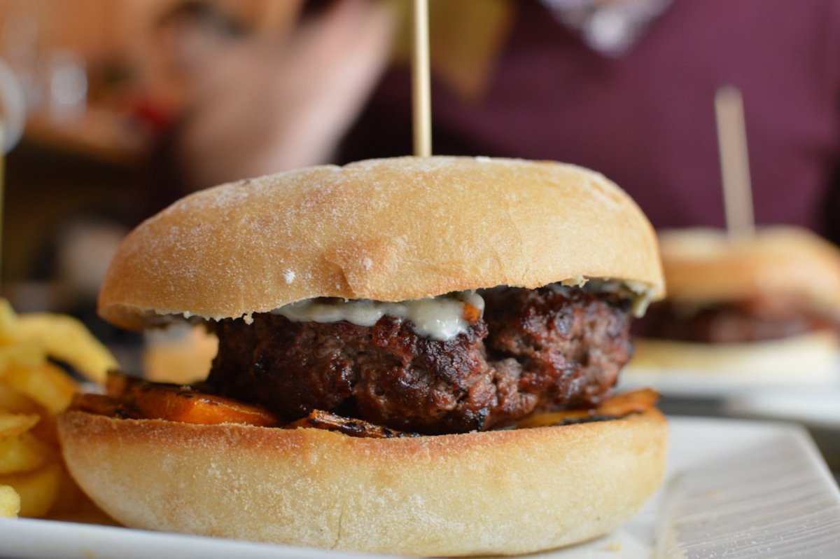 Gobu Burger: riquísima hamburguesa gourmet en el barrio Salamanca wp.me/p4GTWY-12w <a href="/gobuburger/">gobu</a>