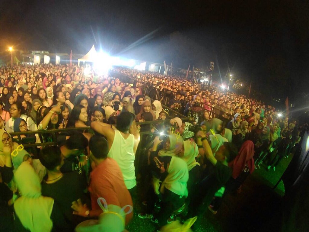 POINTTWENTY's tweet photo. Al azhar pecah!!! #sod4 https://t.co/Zn0v4yxfSS