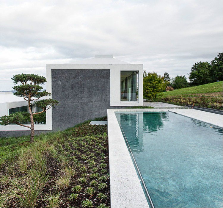 desk_design's tweet photo. 4 Courtyard Houses by Think Architecture | https://t.co/uccpEyl05i
Please RT #architecture #interiordesign https://t.co/kb8459MgHW