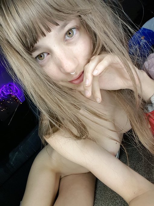 Really gotta start using my nice lights again hahah.  I have freckles see! https://t.co/Owy0J4pt5h