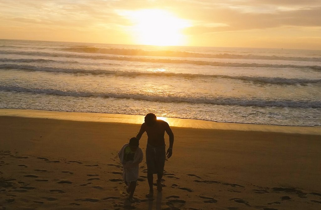 blackguy7556's tweet photo. Family day at the beach was pretty fun https://t.co/lzidg7JdA1