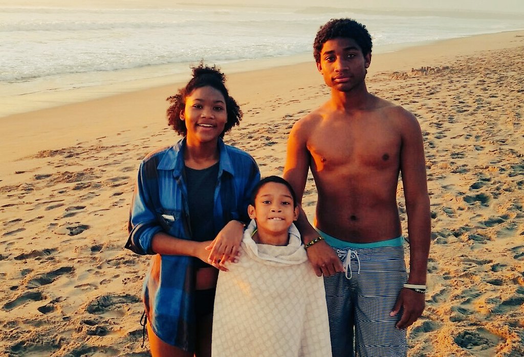 blackguy7556's tweet photo. Family day at the beach was pretty fun https://t.co/lzidg7JdA1