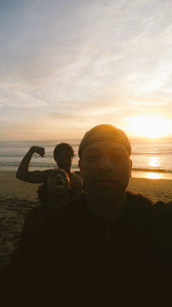 blackguy7556's tweet photo. Family day at the beach was pretty fun https://t.co/lzidg7JdA1