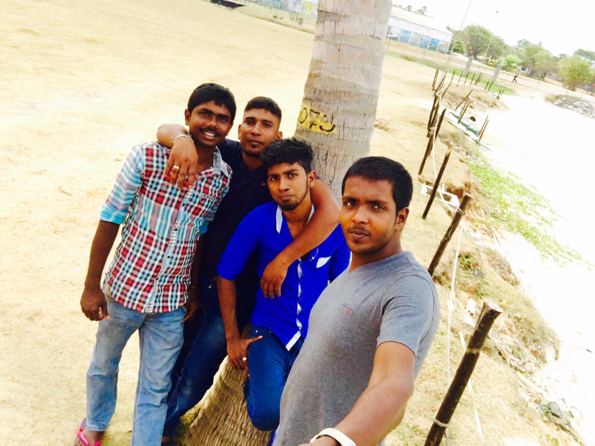 vjohn2011's tweet image. We not friends but we are one man Army