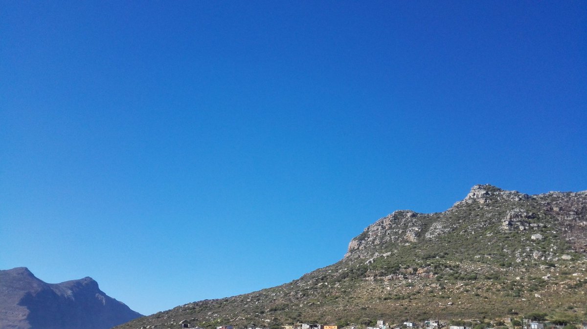 fuadpeters's tweet photo. #houtbay clear blue skies! Be ready for an awesome day in #CapeTown https://t.co/cug2vhdN5r