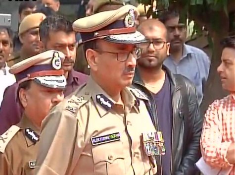 timesofindia's tweet image. Alok Kumar Verma takes charge as Delhi Police Commissioner succeeding @BhimBassi 

(Image courtesy: ANI)