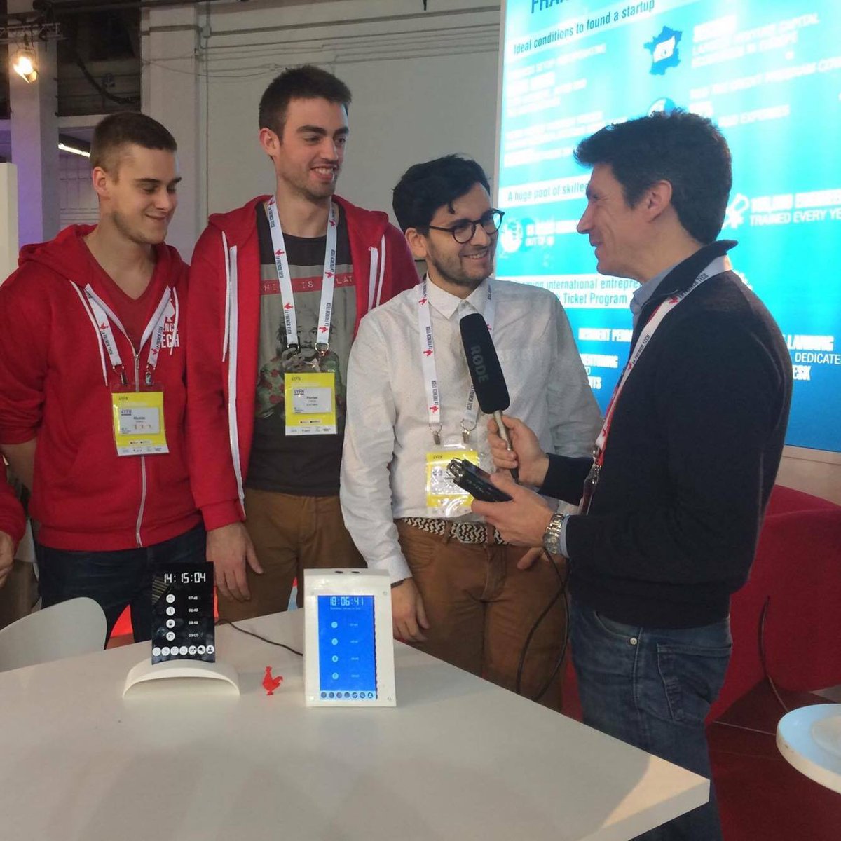 MeetWakeUp's tweet photo. La @radiozerosix était présente au #FrenchTechHackathon et nous a posé quelques questions ! https://t.co/Ay9xhu1L2E https://t.co/qOrBr3g8nO