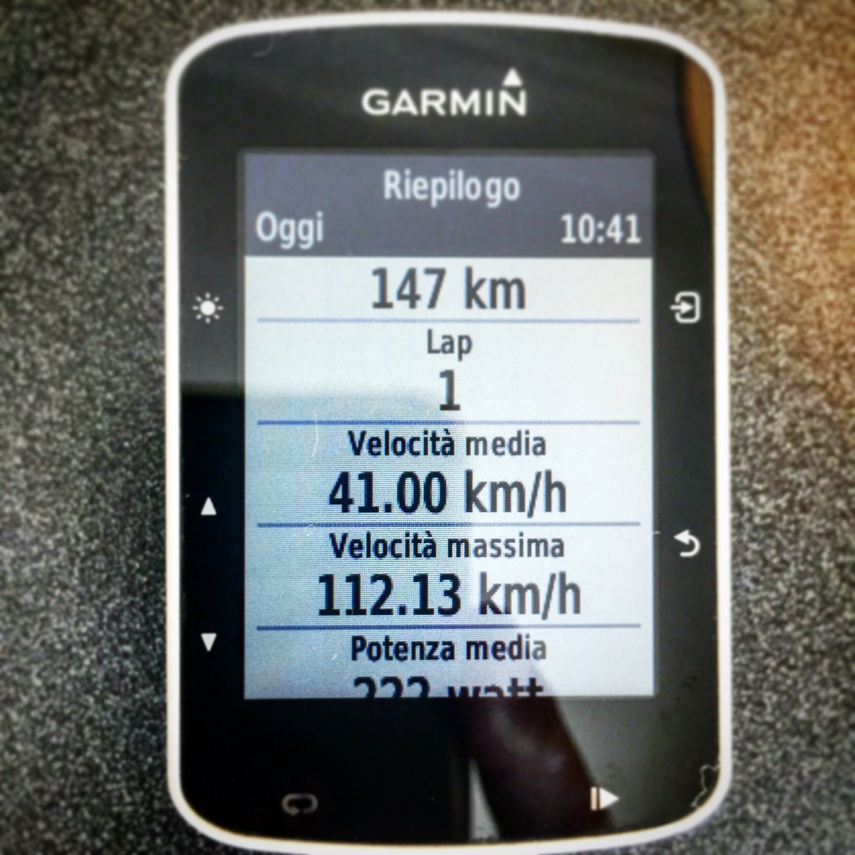 BandieraMarco's tweet photo. Quando siamo sopra la bici, soprattutto in gara a volte non ci accorgiamo di.....🙈🙈🙈
#112km/h #tourdelangkawi https://t.co/zh2p2dh4L9
