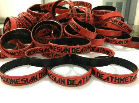 gratis bracelete Indonesian Deathmetal setiap pembelian di <a href="/BeringasMerch/">BERINGAS DIE MERCH</a> selama persediaan masih ada 083898611436