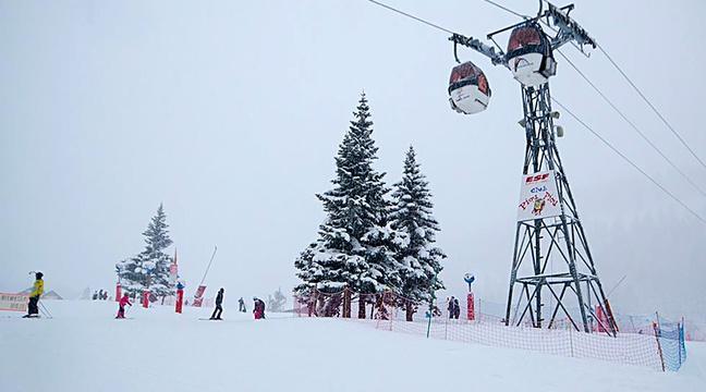 Côte d'Azur: La station d'Isola 2000 coupée du monde après une avalanche bit.ly/21uW2BH
