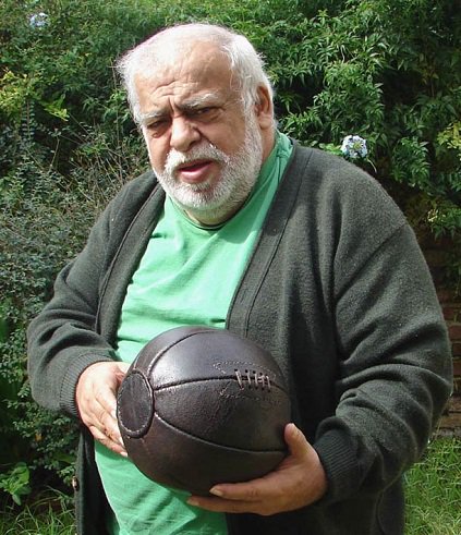 Barcalcio's tweet photo. #storia del #calcio il #pallone più antico del mondo https://t.co/Ooo2jlrblh #uruguay #Montevideo #collectormania https://t.co/E3oOZv76oj