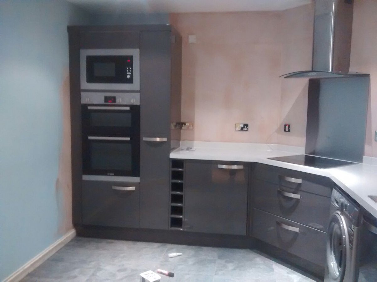 johndwelsh's tweet photo. Recent #kitchen fit #kitchenfitter #handyman #cardiff #newkitchen https://t.co/7bqi5G1gYj
