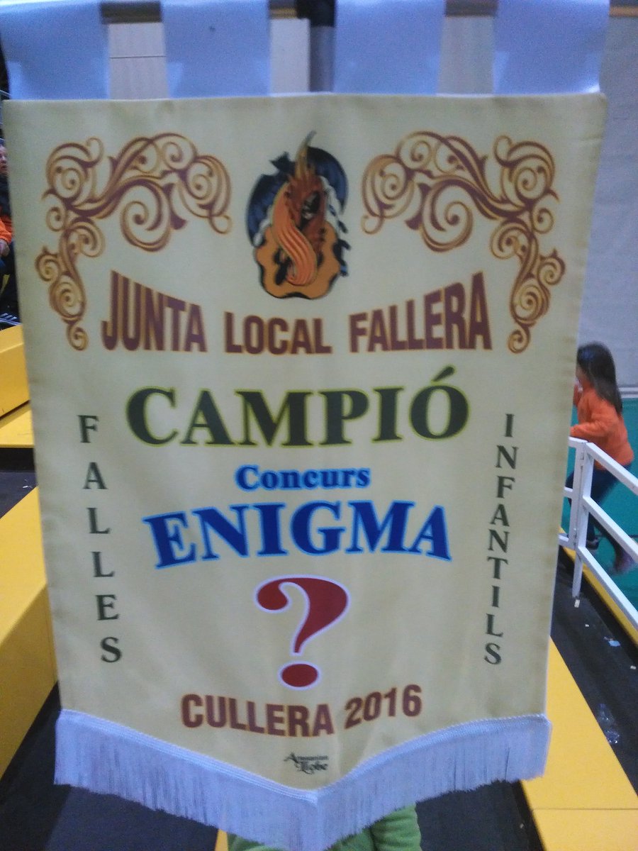 Enhorabona als nostres menuts!! Campions del enigma infantil!!! #Falles2016 #Banderí