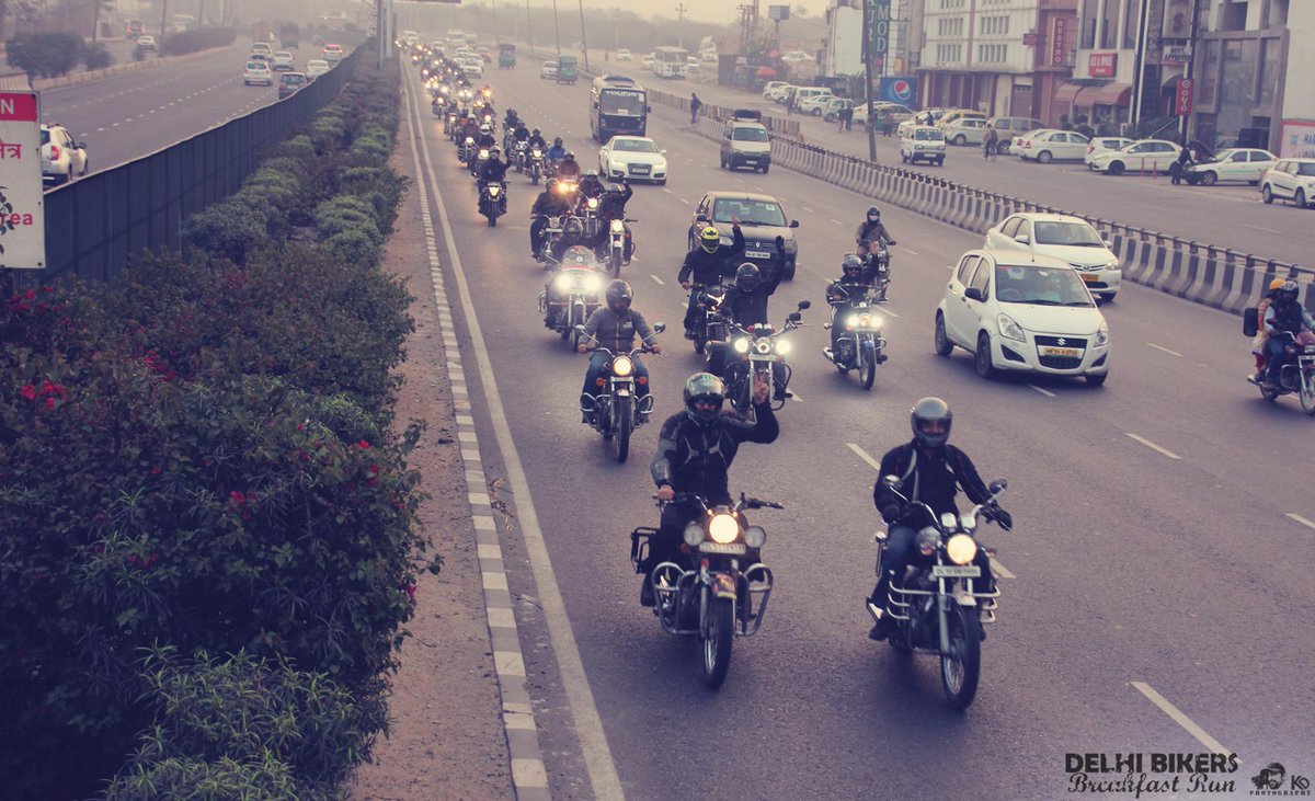 DelhiBiker's tweet photo. On Saturday's DBBR ride I learnt what 'bajrey ki roti' tastes like! #DelhiBikersBreakfastRun #RideRespectRelax https://t.co/t7aM37RHl7