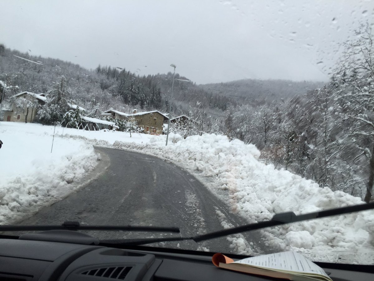 #AllertameteoPIE Chiusi Colle di Tenda SS20 per Valanghe e Colle della Maddalena SS21 per caduta alberi. #maltempo