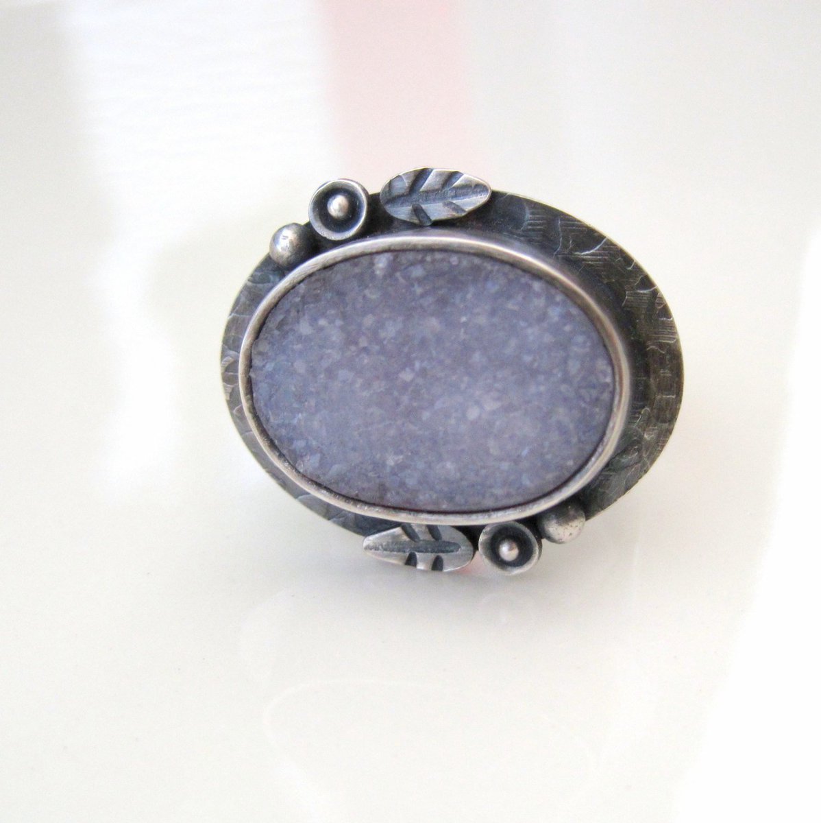 BrookeJewelry's tweet photo. Blush pink druzy and sterling silver floral ring, size 7-1/2, ro… https://t.co/XtjeXAgRxy #jewelryonetsy #RusticBoho https://t.co/6cl4zKJu1j