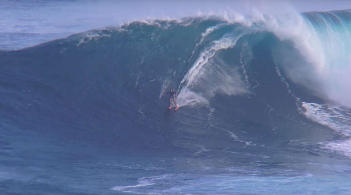 eadrenaline's tweet photo. Sur ses skis, Chuck Patterson récidive à Jaws ! https://t.co/GSWWAFyhnU https://t.co/Xpl4tHmKvK