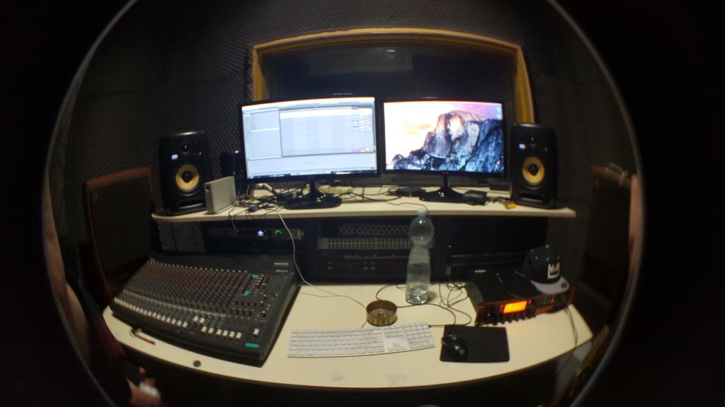 LeleAg91's tweet photo. My recording studio :) https://t.co/UDYYKrLSdb