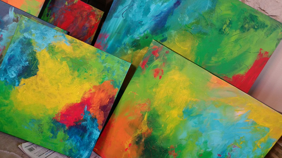TrishElting's tweet photo. A whole lotta painting going on. Happy Leap Day. #art #abstract #LeapDay https://t.co/QANnlLSoJZ