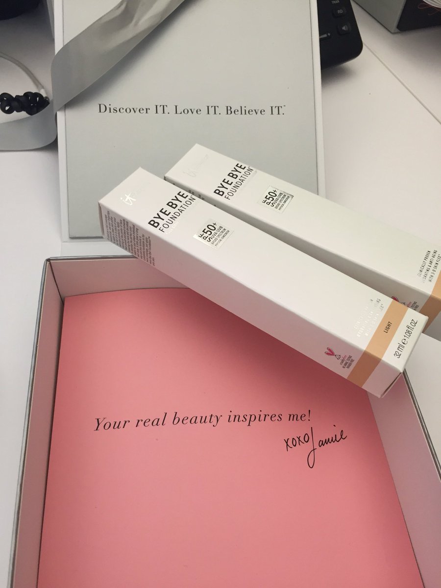 HannahBerg's tweet photo. I'm in heaven! Thanks @Itcosmetics! Can't wait to try my new #ByeByeFoundation https://t.co/ewwQ2dK1lv