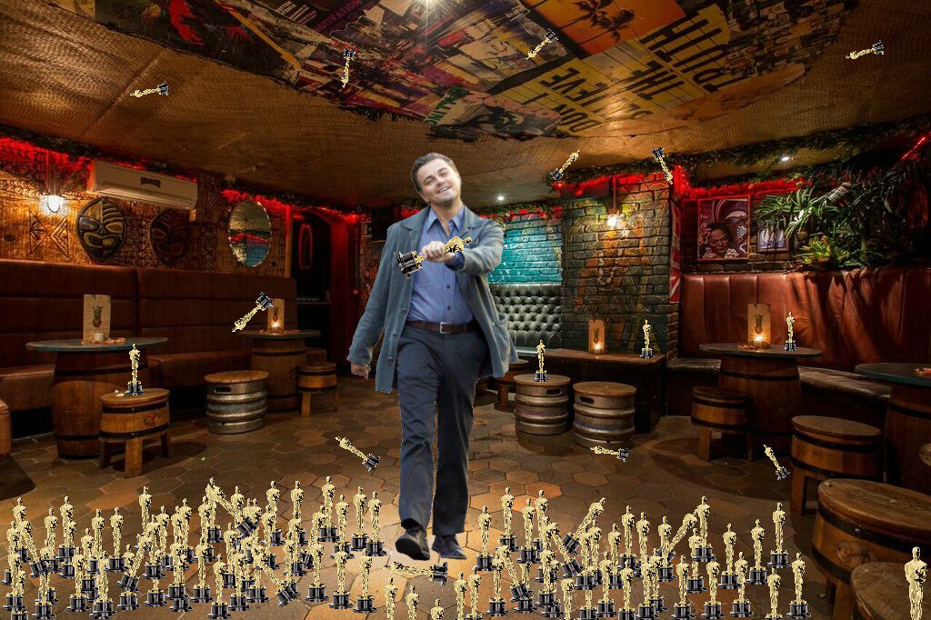TheLiarsClubMCR's tweet image. We had @LeoDiCaprio in last night after his #Oscars win...look how happy he is with his Oscar 👍 #NotEvenLying