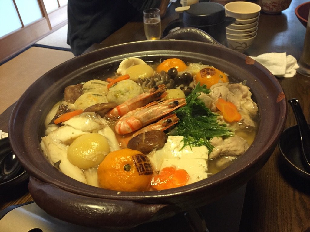 Tat 話題のみかん鍋が絶品 具は鶏肉 白身魚 野菜のほかに焼きみかんや果肉を練り込んだつみれ 等 〆の雑炊は 黄身と一緒に流し込んだメレンゲが鍋の中でみかんのように丸く膨らむ マイナーイメージを覆す若向け料理なのだこれが T Co M8jm6w70dn Tat 話題のみかん鍋が絶品 具は鶏肉 白身魚 野菜のほかに焼きみかんや果肉を練り込んだつみれ 等 〆の雑炊は 黄身と一緒に流し込んだメレンゲが鍋の中でみかんのように丸く膨らむ マイナーイメージを覆す若向け料理なのだこれが T Co M8jm6w70dn