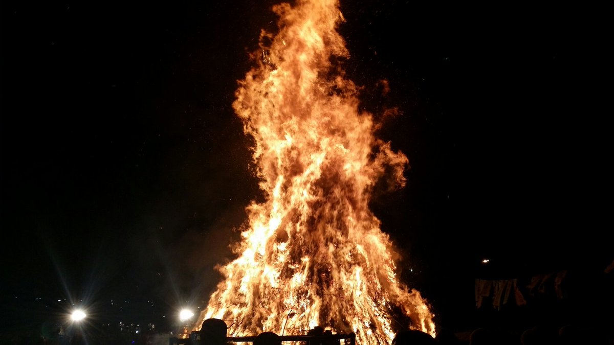 철마면새마을부녀회(회장 송명순)에서는 2016년2월 22일부터 23일까지, 장전천에서 개최된 제7회 철마 대보름 달집태우기 행사에서 참여하신분들을 위해 먹거리 봉사활동을 펼쳤다.