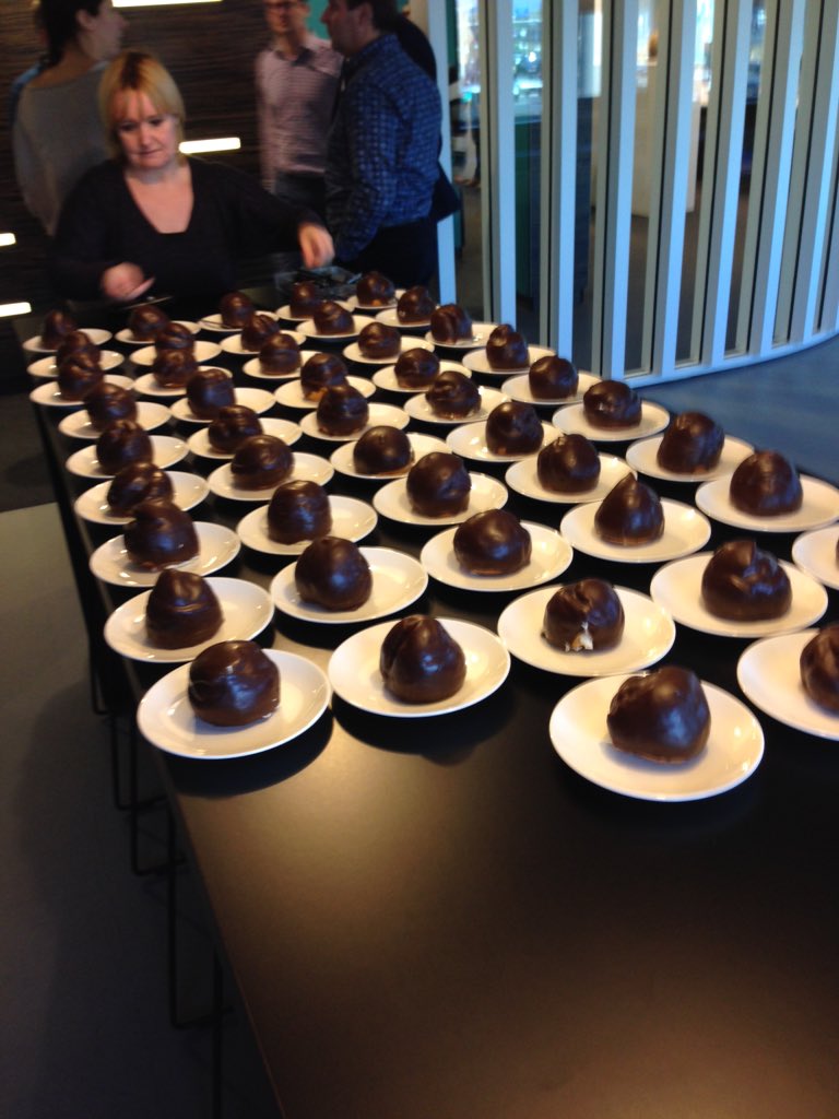 Seth_MWu's tweet image. Hè verjaardagen bij #Wagemaker ... Vervelend hoor :) #bosscheBollen