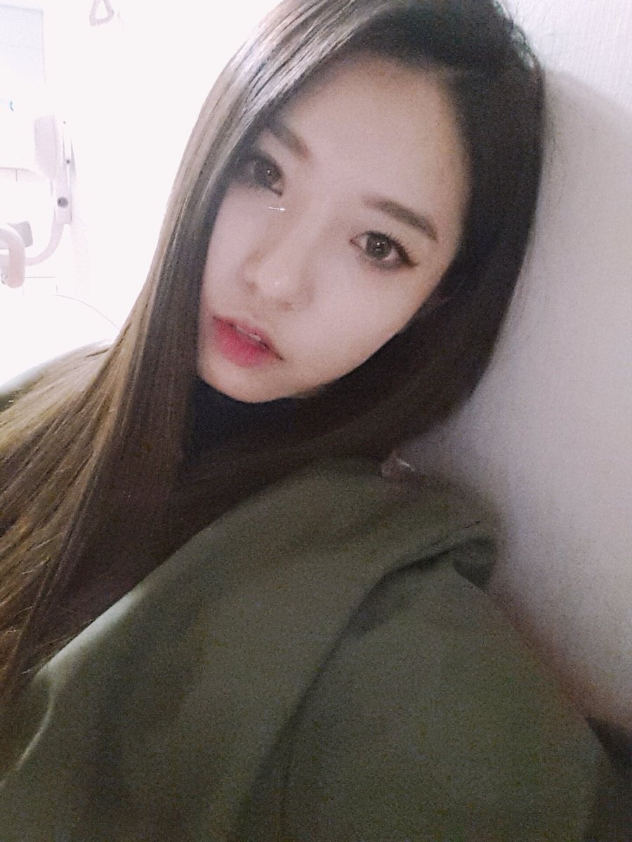 보고싶당..
숨겨왔던 나~의
사진첩에 있던사진 올릴게욤ㅎ
쁘이vV