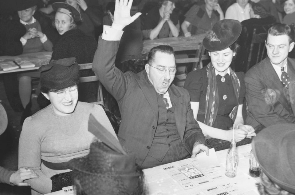 Het gaat er dan toch van komen: 20 maart organiseren we een middag om ouderen uit de regio samen te brengen. Bingo!