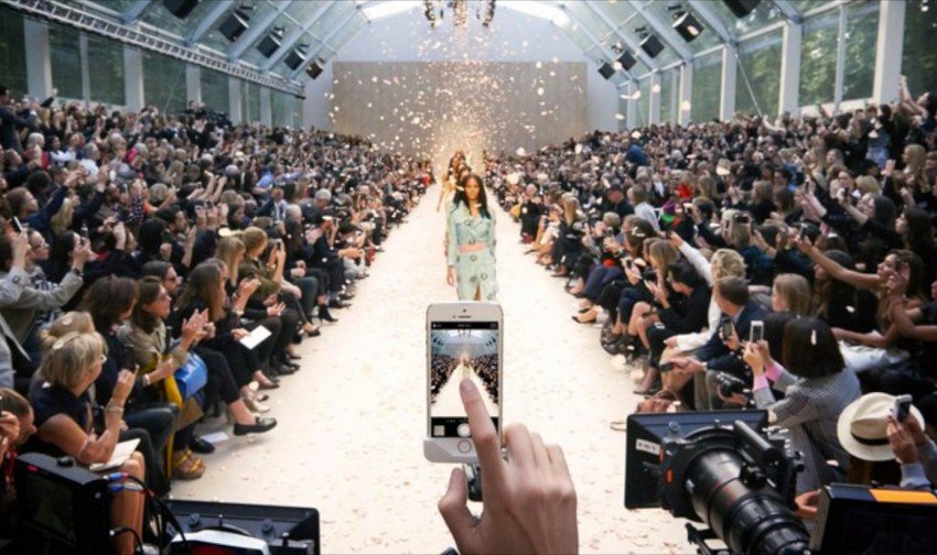 [A LIRE] Quel rôle pour le social media dans les maisons de luxe aujourd’hui ? goo.gl/RPVBWG