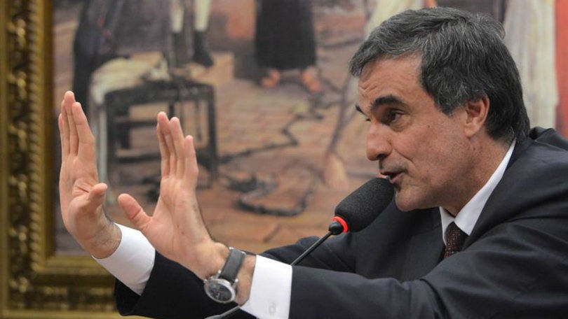 Cardozo decide deixar o Ministério da Justiça > abr.ai/1ReQ9Oe