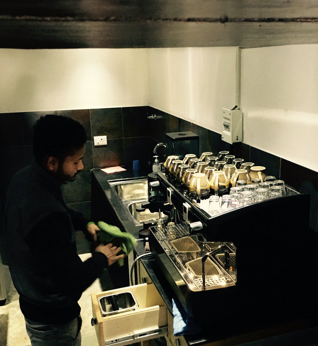 TheMudcup's tweet photo. Espresso, Latte, Americano, pourover, French press, Cappuccino are baristas can make your favorite coffee #themudcup https://t.co/PQanLk1M0b