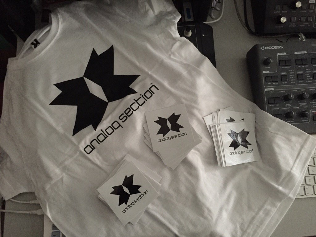 SanchezMoncho's tweet image. Some merchandising of the label #analogsection...#techno