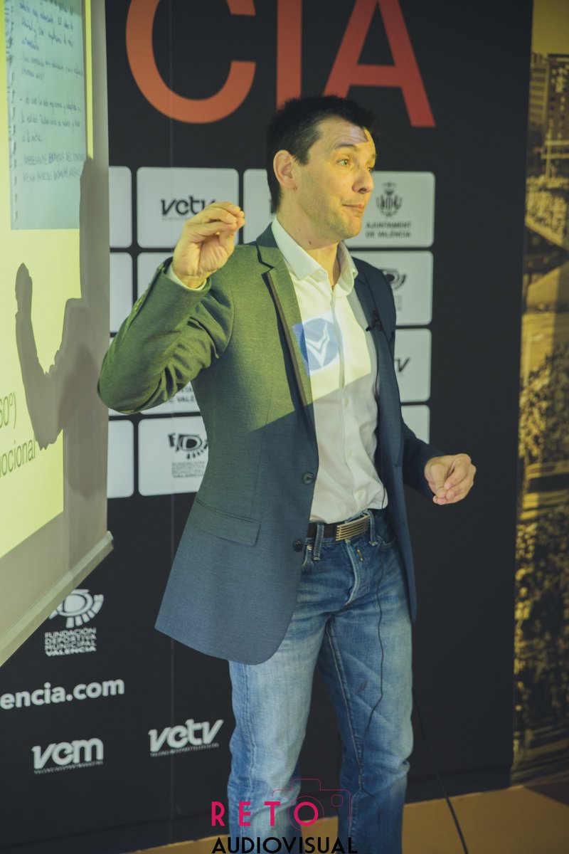 RetoAudiovisual's tweet photo. @josevidalSEA y su ponencia "El deportista y sus miedos" #aecode2016 https://t.co/qkhk7lx2kC