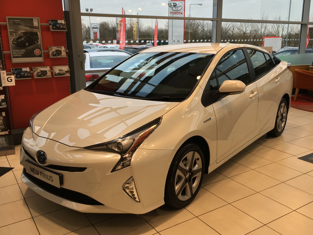 StevenEagell's tweet photo. You'll never guess what's just turned up at our @SEMiltonKeynes showroom 😍🔥🔥 #Prius #2016Prius https://t.co/QnzEPPVyjv