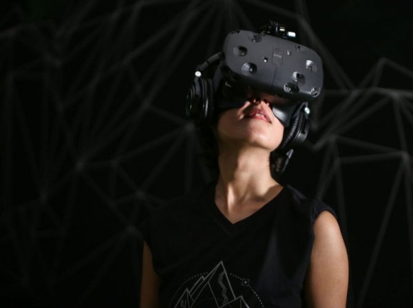 artimedia_bcn's tweet photo. Llega al mercado uno de los mejores visores de Realidad Virtual. https://t.co/VVUqVeRRsP #diseñoweb #artimedia https://t.co/JZQeKPO7RZ