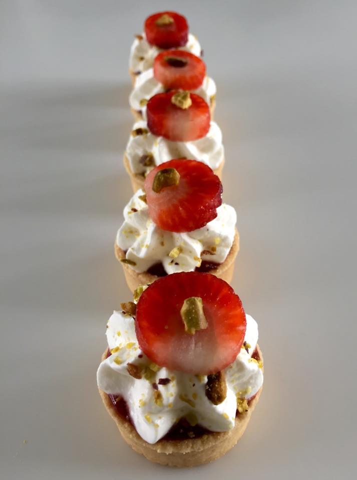 Cette après midi.... C'était pâtisserie !!!
Minis tartelettes Fraises Melba 🍓🍓