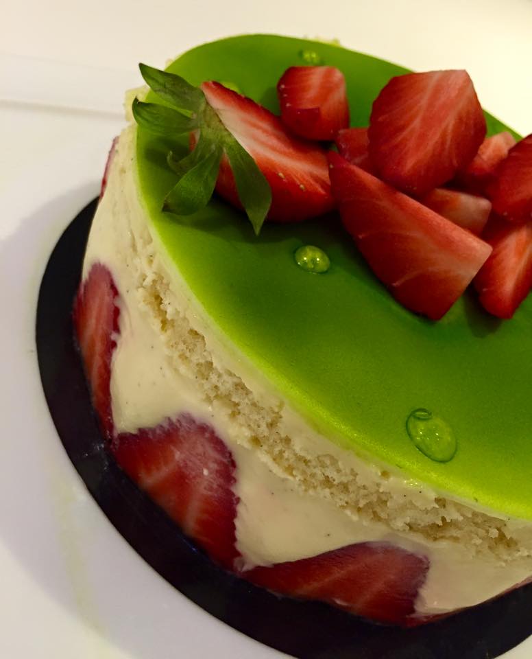 Ça y est les fraises sont de retour !!!
Au menu : un Fraisier