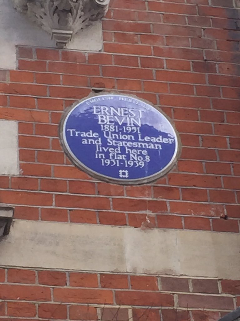 Brit_Build's tweet photo. South Moulton Street's only blue plaque. It commemorates Labour Politician #ErnestBevan https://t.co/tMeSXJbjIe