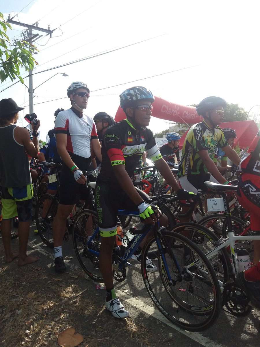 aaronhidalgo251's tweet photo. Primera carrera de esta temporada con muy buena condición física pero lamentablemente con una caída grupal https://t.co/rW9wZ8cAYk