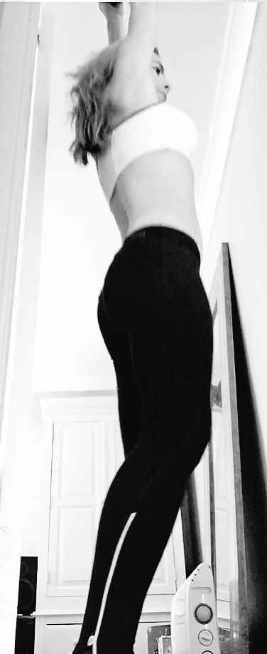 emmacharles2017's tweet image. #Blimey nearly took the door frame off #PullingUp #pullup #Hanging #strength #fitness