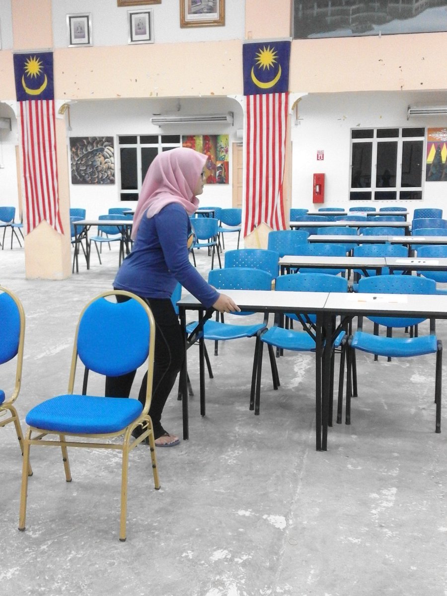 iidlendumelaka's tweet photo. Wahh crew kita tengah busy. Preparation #iid2k16 https://t.co/5UJhlfMHoH