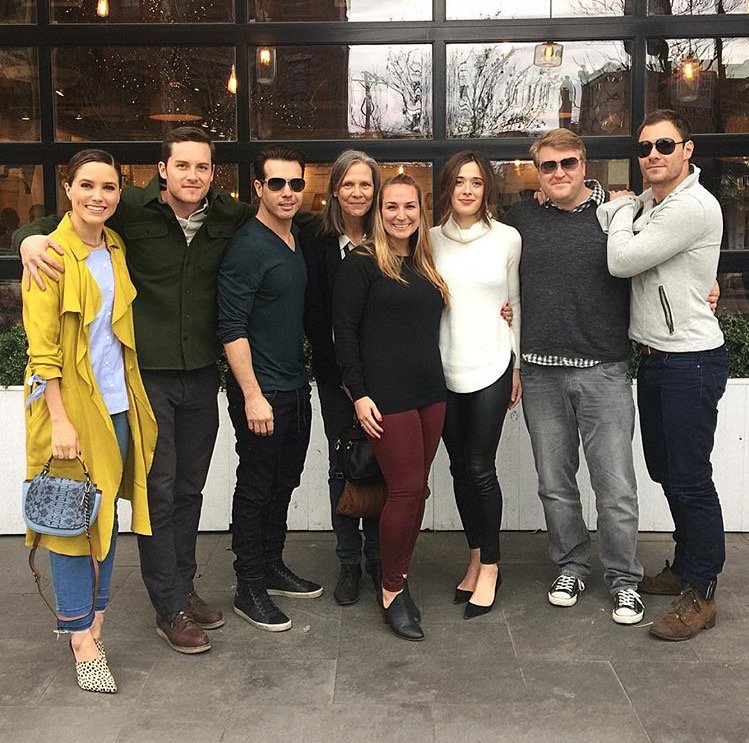 marinasquFR's tweet photo. Marina and the cast yesterday, reunited to celebrate two members of the CPD crew getting married 😉 https://t.co/1sEQ7Qy8oW