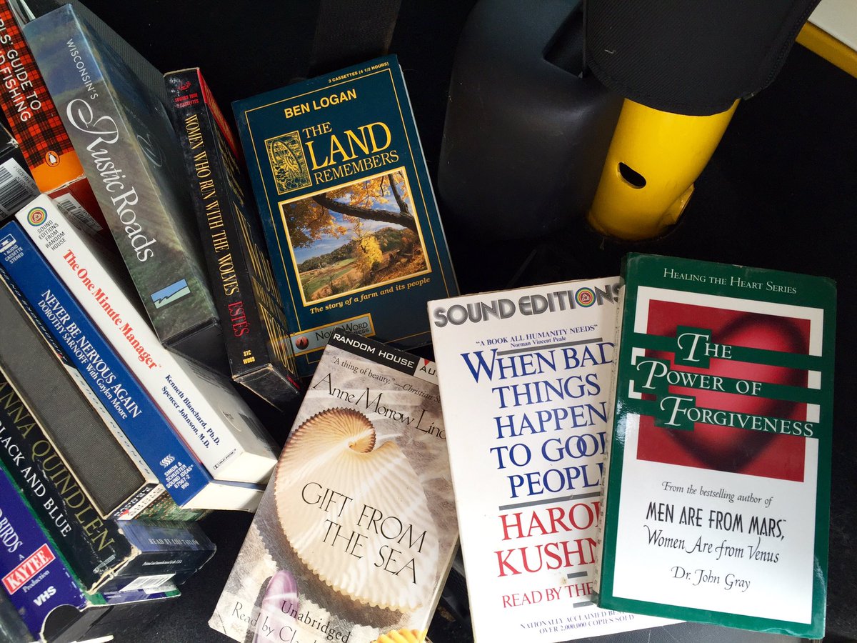sue_massey7's tweet photo. #mondaymotivation
Cleaning out #BooksOnTape
#thirst for #PositiveChange #learn #grow #BCommunity
#LeapOfFaith๐ธ#Oprah https://t.co/TeVnbwCg3Q